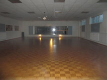 Tanzparkett mit Spiegelwand in der Tanzschule Markus Richter Tanzparkett mit Spiegelwand in der Tanzschule Markus Richter
